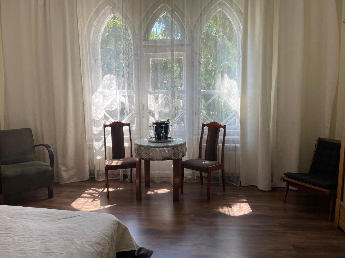 Willa Dina Milanowek Bagian luar foto