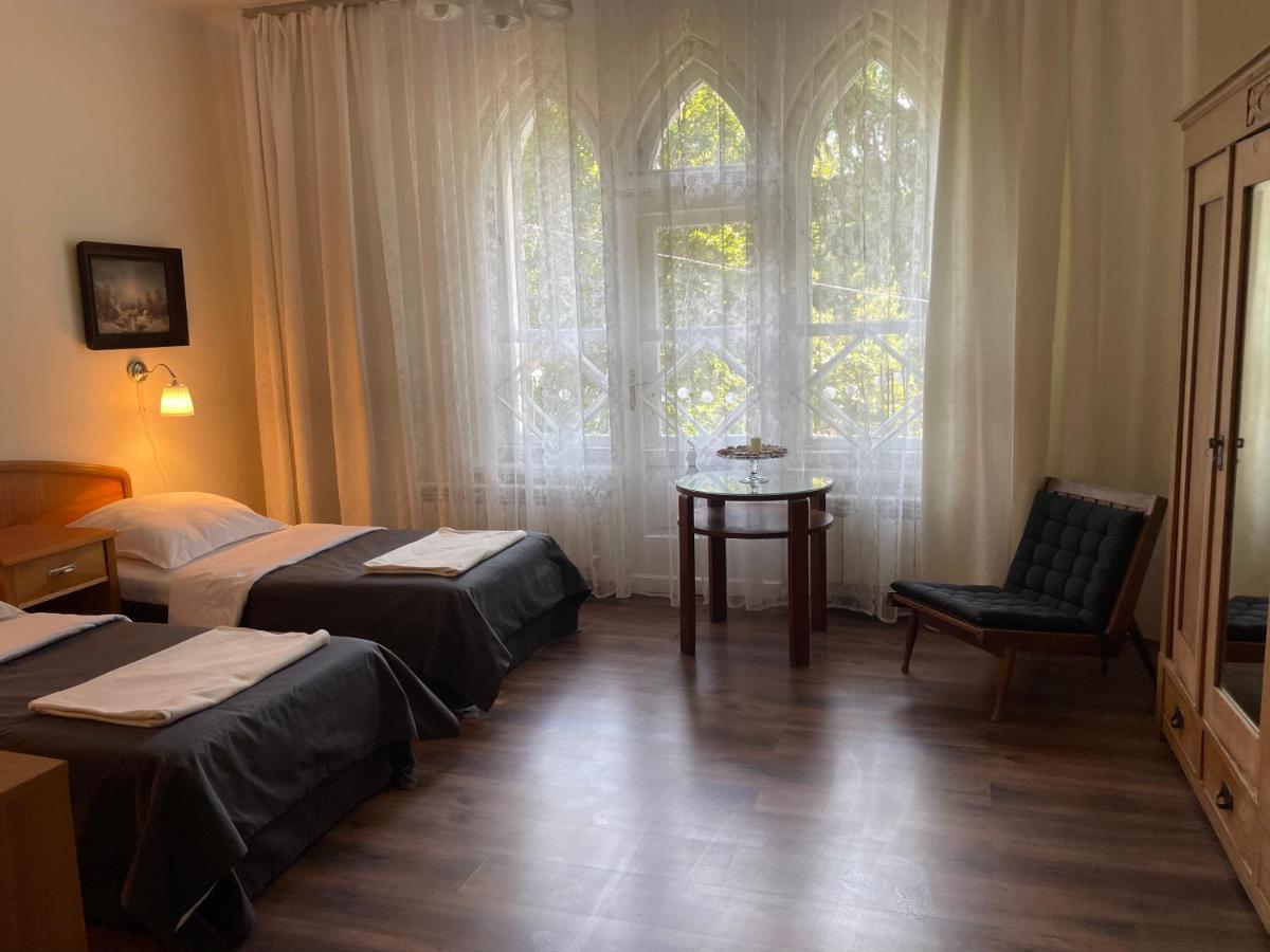 Willa Dina Milanowek Bagian luar foto